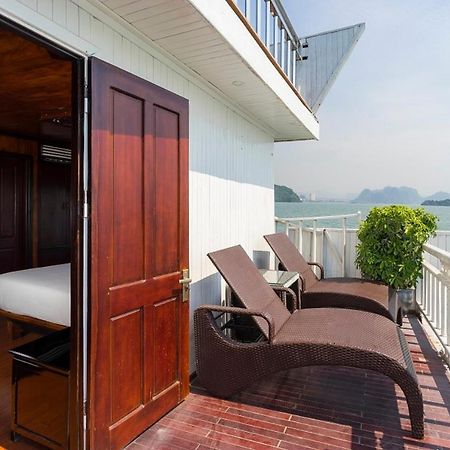 Garden Bay Premium Cruise Hotell Ha Long Exteriör bild