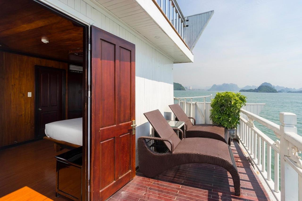 Garden Bay Premium Cruise Hotell Ha Long Exteriör bild